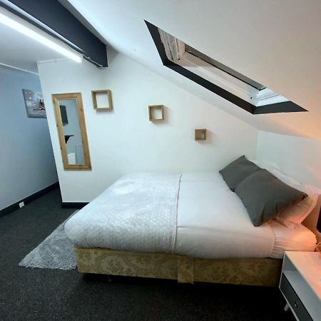 Hotel Townhouse 105 Huddersfield Zewnętrze zdjęcie