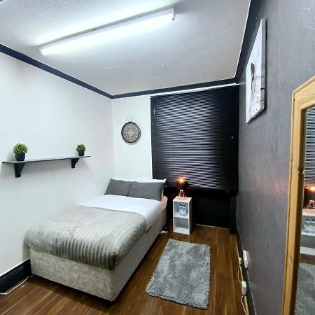 Hotel Townhouse 105 Huddersfield Zewnętrze zdjęcie