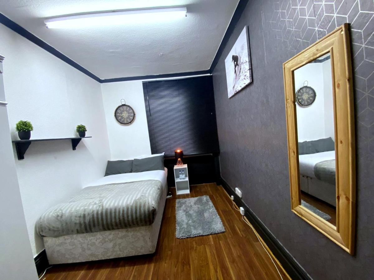 Hotel Townhouse 105 Huddersfield Zewnętrze zdjęcie